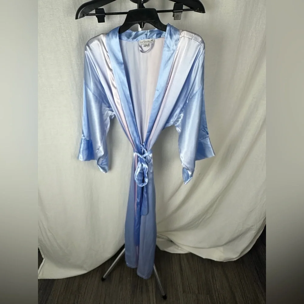 In Bloom By Jonquil Pink & Blue Ombré Satin Robe Size Medium/Large (8-14) NWT - Picture 5 of 15